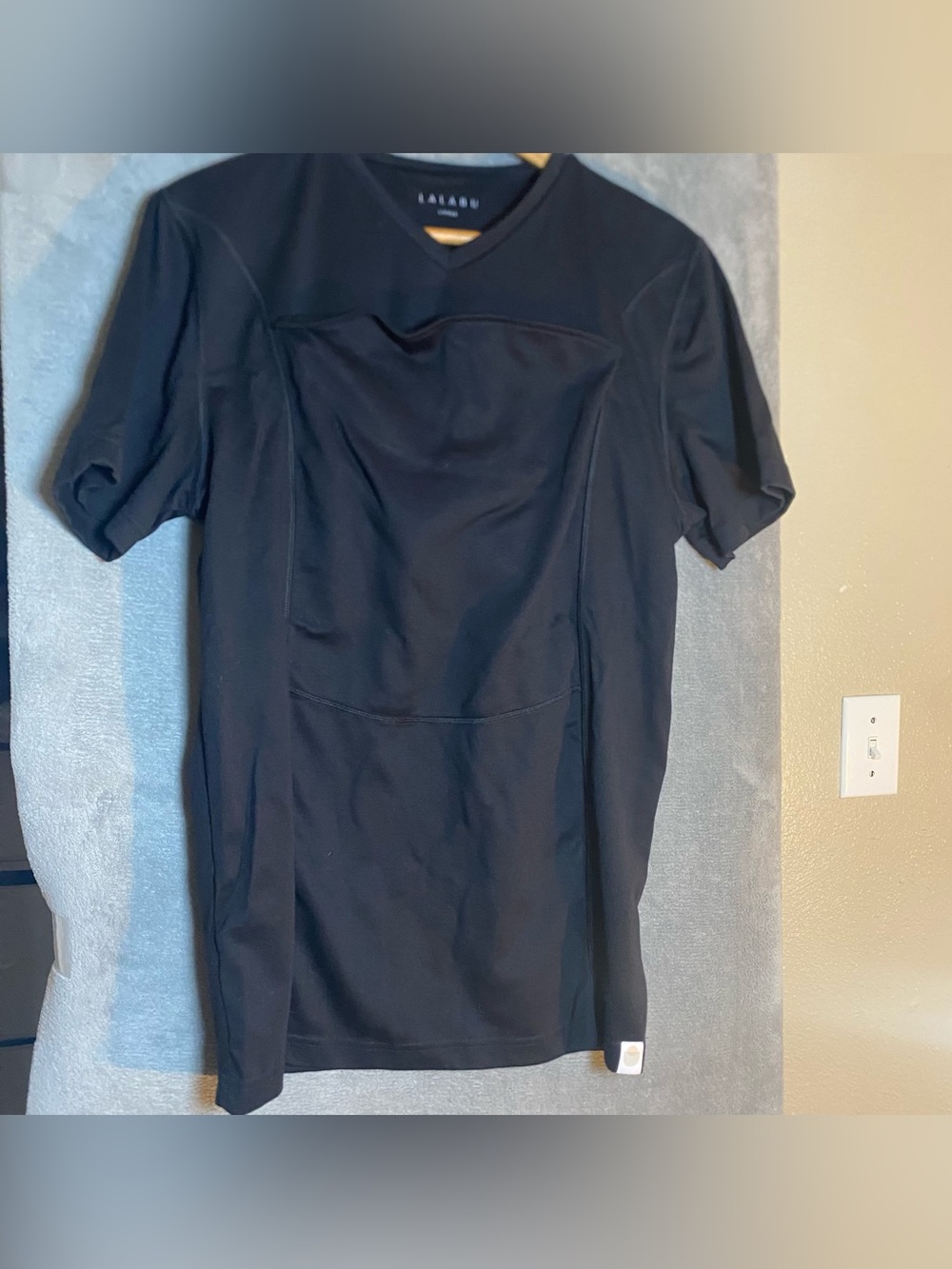 Lalabu Large Black Short Sleeve V neck Tee Park Outdoor Casual
